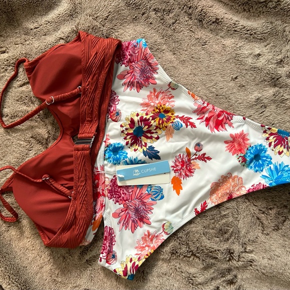 NWT CUPSHE Burnt Red and Floral high waisted swimsuit - Picture 6 of 7